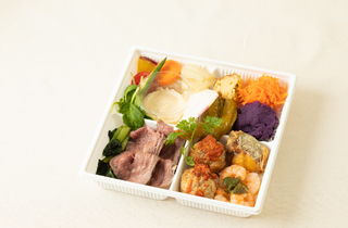 milano(写真外にごはんor海の幸パエリアが付きます)